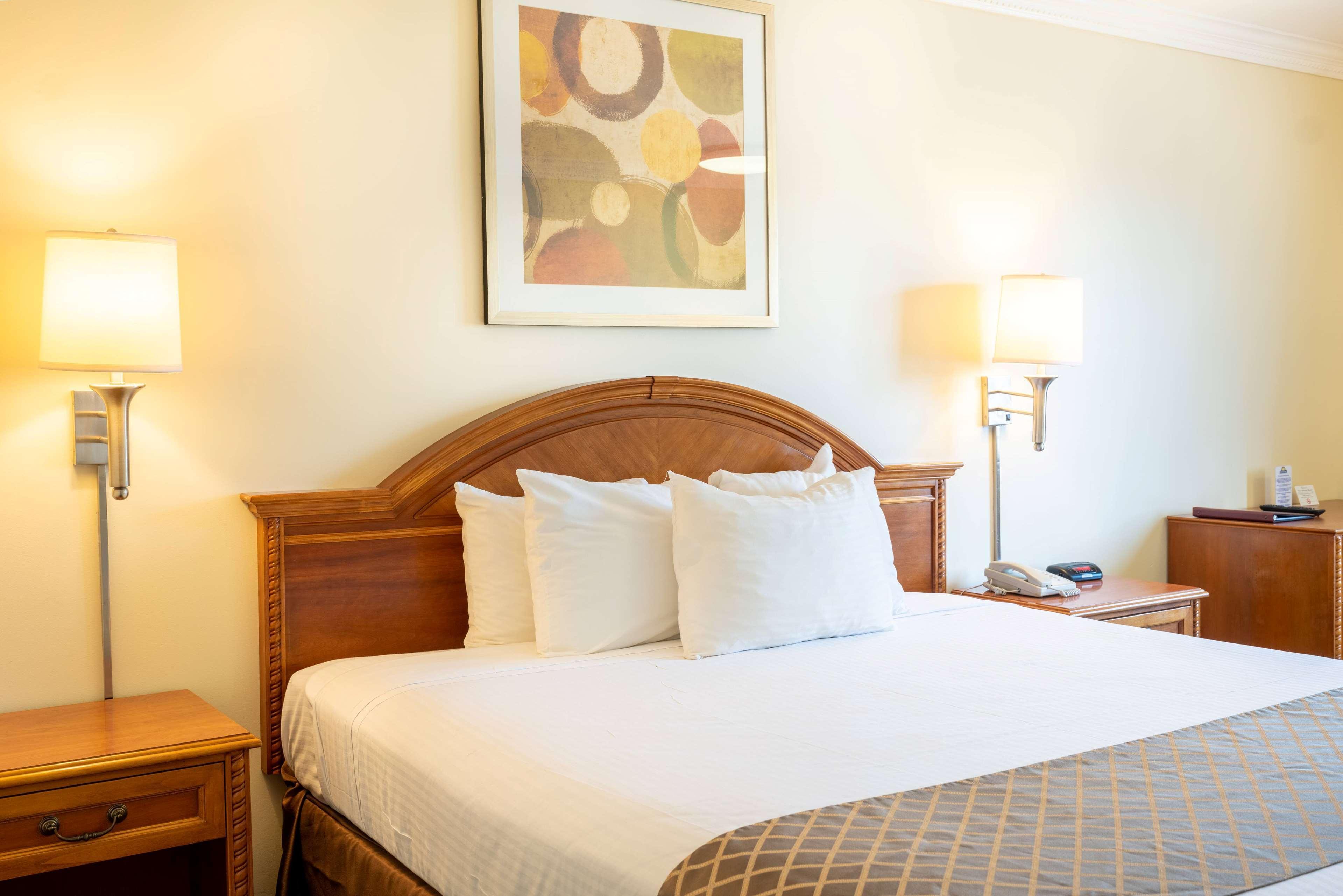 Days Inn By Wyndham Santa Monica Kültér fotó