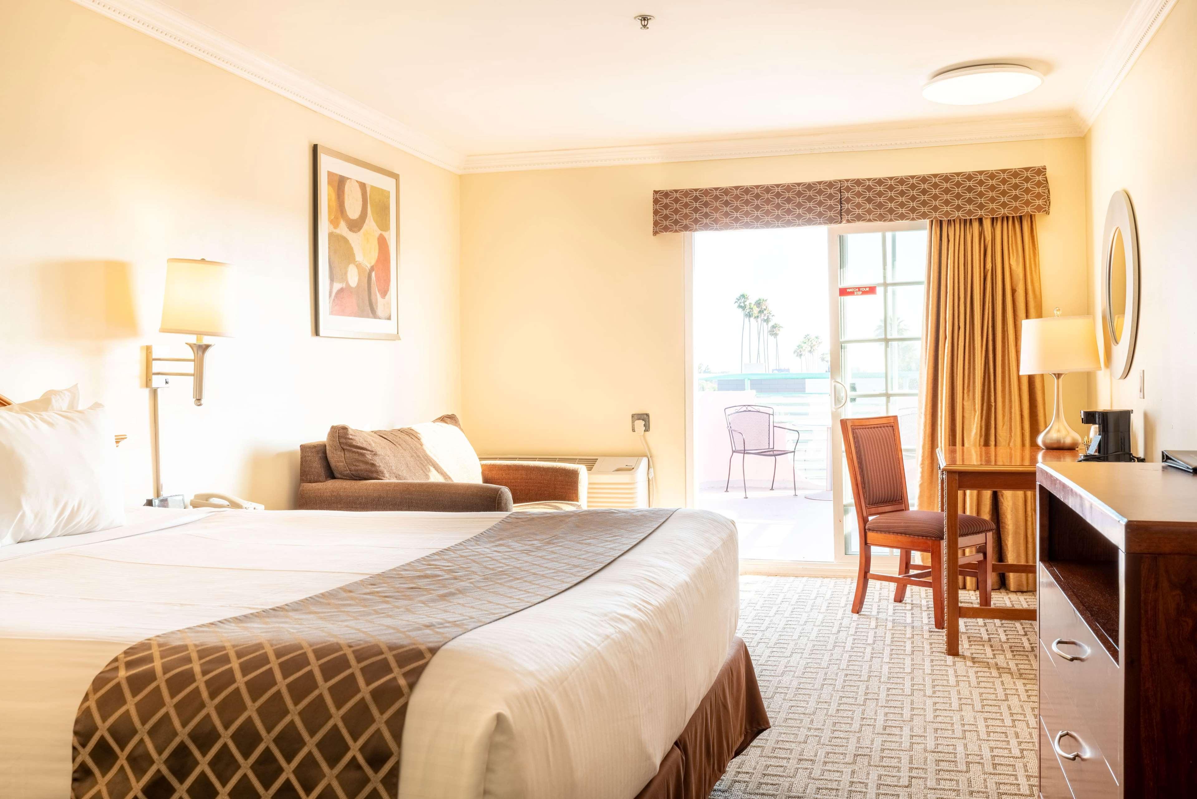 Days Inn By Wyndham Santa Monica Kültér fotó