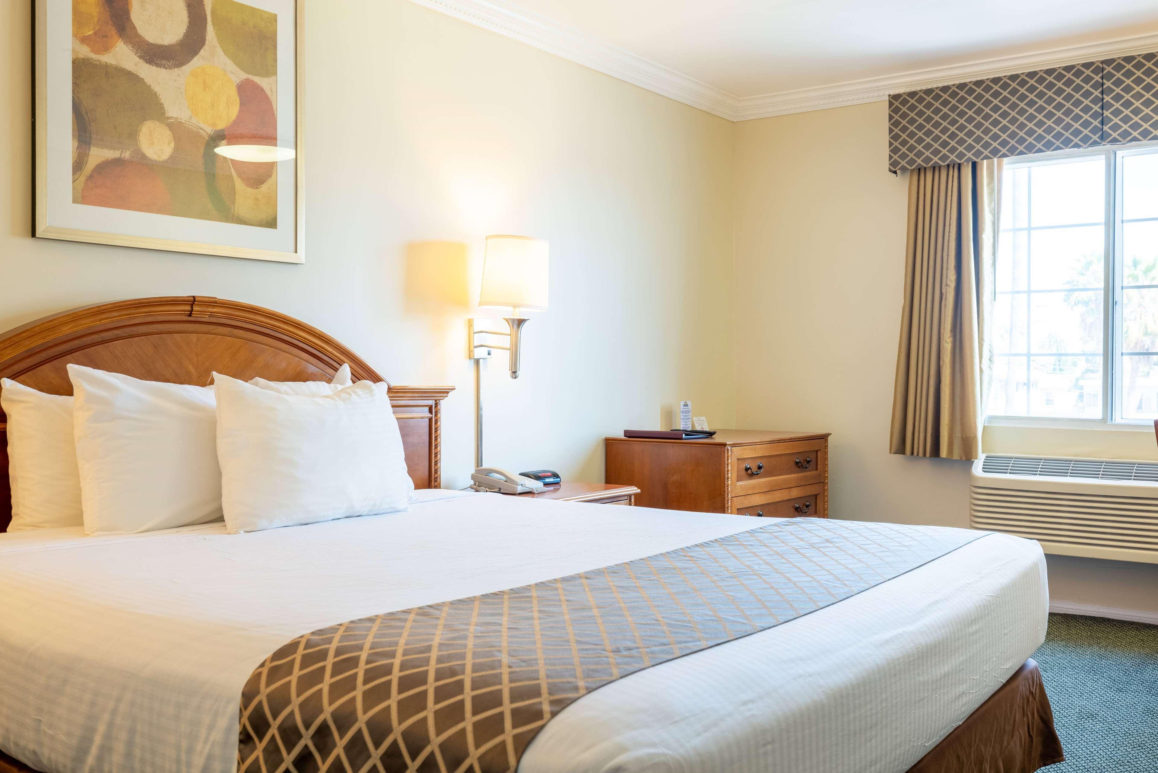 Days Inn By Wyndham Santa Monica Kültér fotó