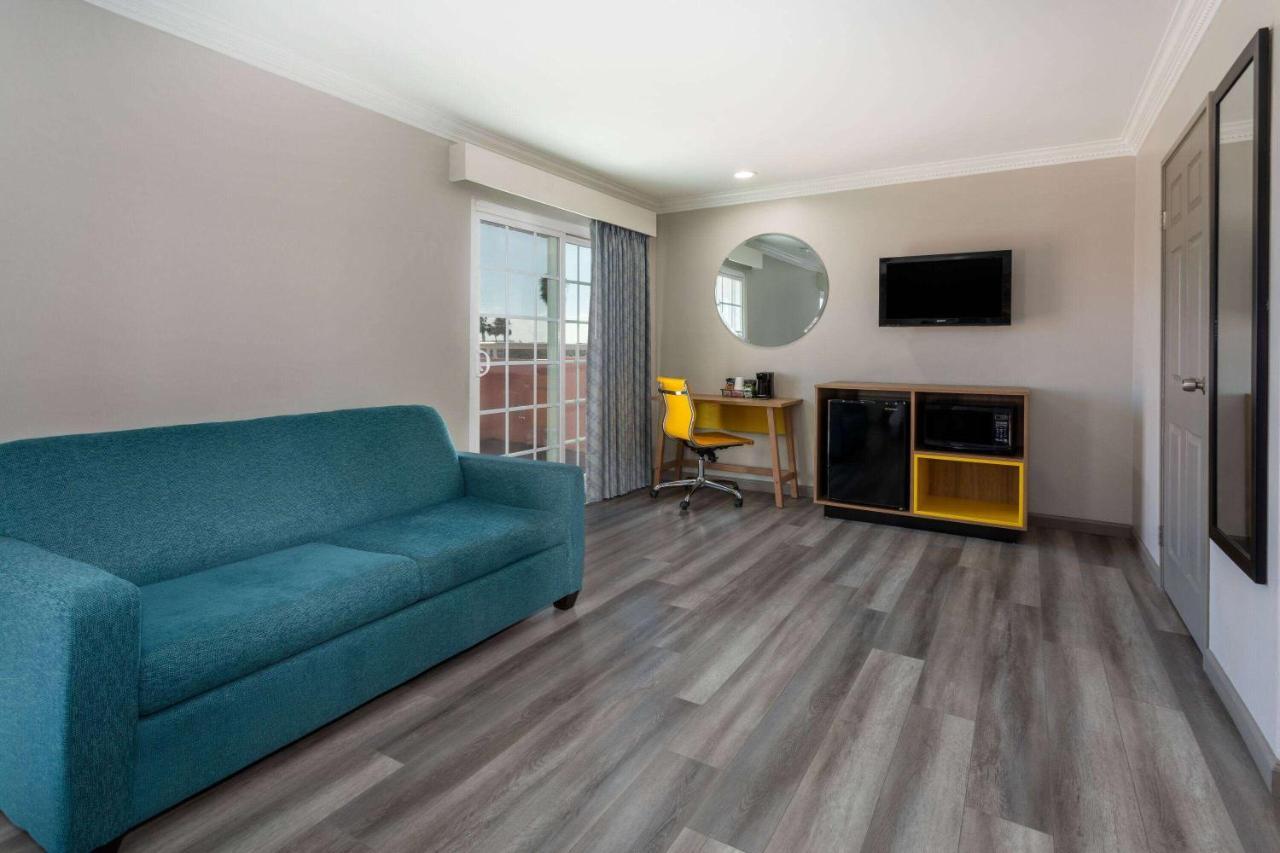 Days Inn By Wyndham Santa Monica Kültér fotó