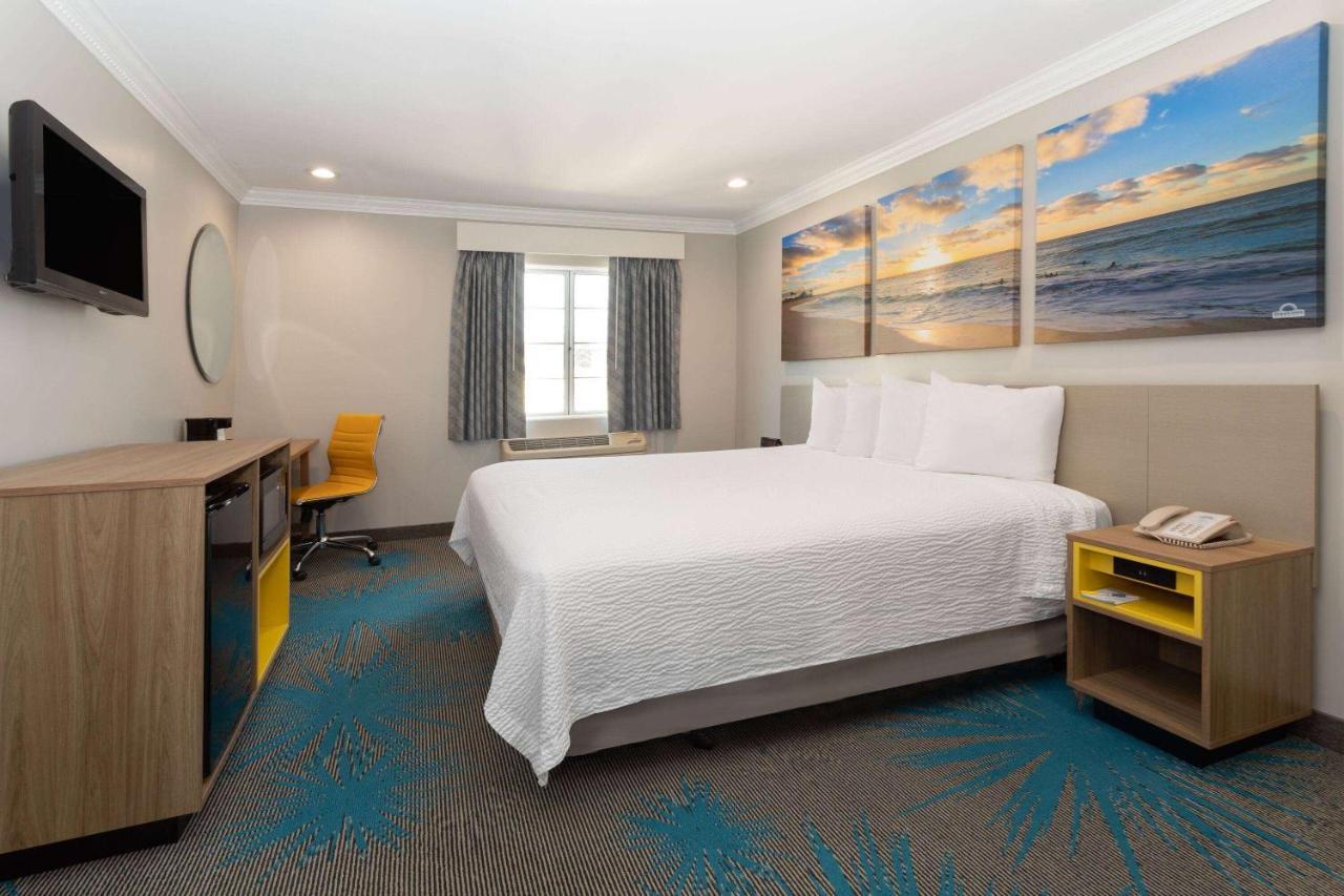 Days Inn By Wyndham Santa Monica Kültér fotó
