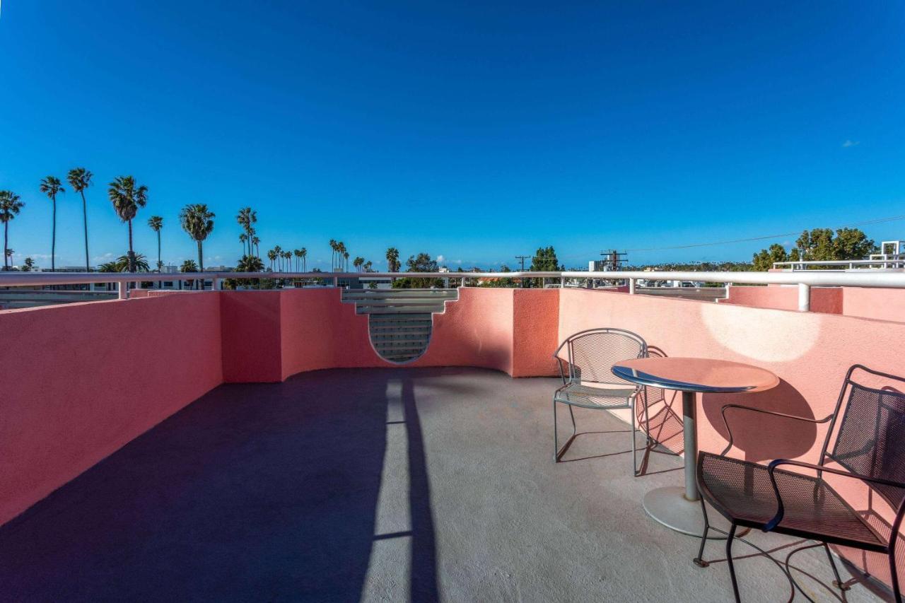 Days Inn By Wyndham Santa Monica Kültér fotó